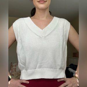 Abercrombie & Fitch cropped sweater vest